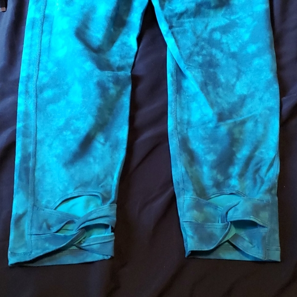 Old Navy high waisted Balance legging - Picture 4 of 4